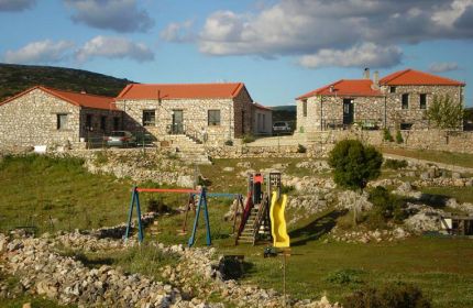 ‘Arachovitika Kalyvia’, Lakonia: Ecotourism on the mountain of ancient Spartans!