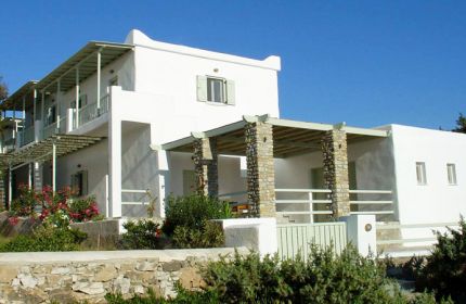 Mike’s Place: enjoy a perfect stay on the island of Antiparos!